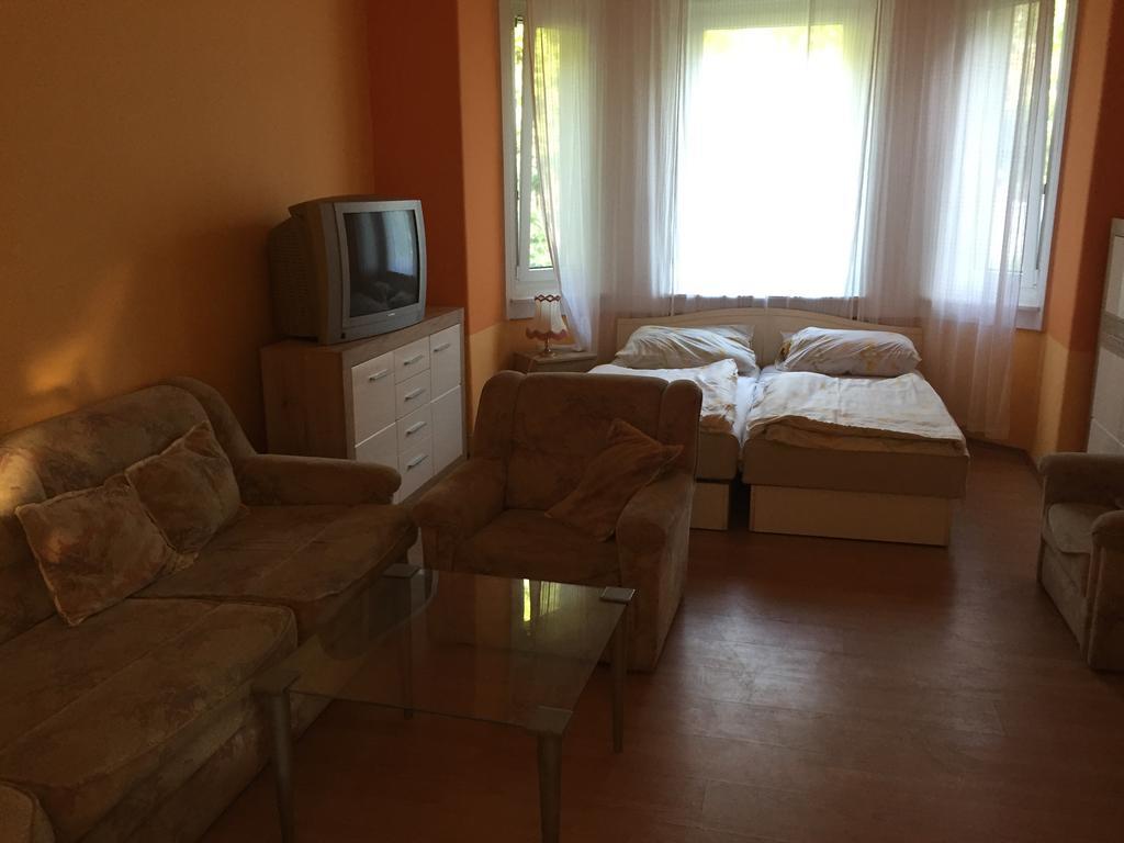 Palma Apartmanhaz Шіофок Екстер'єр фото